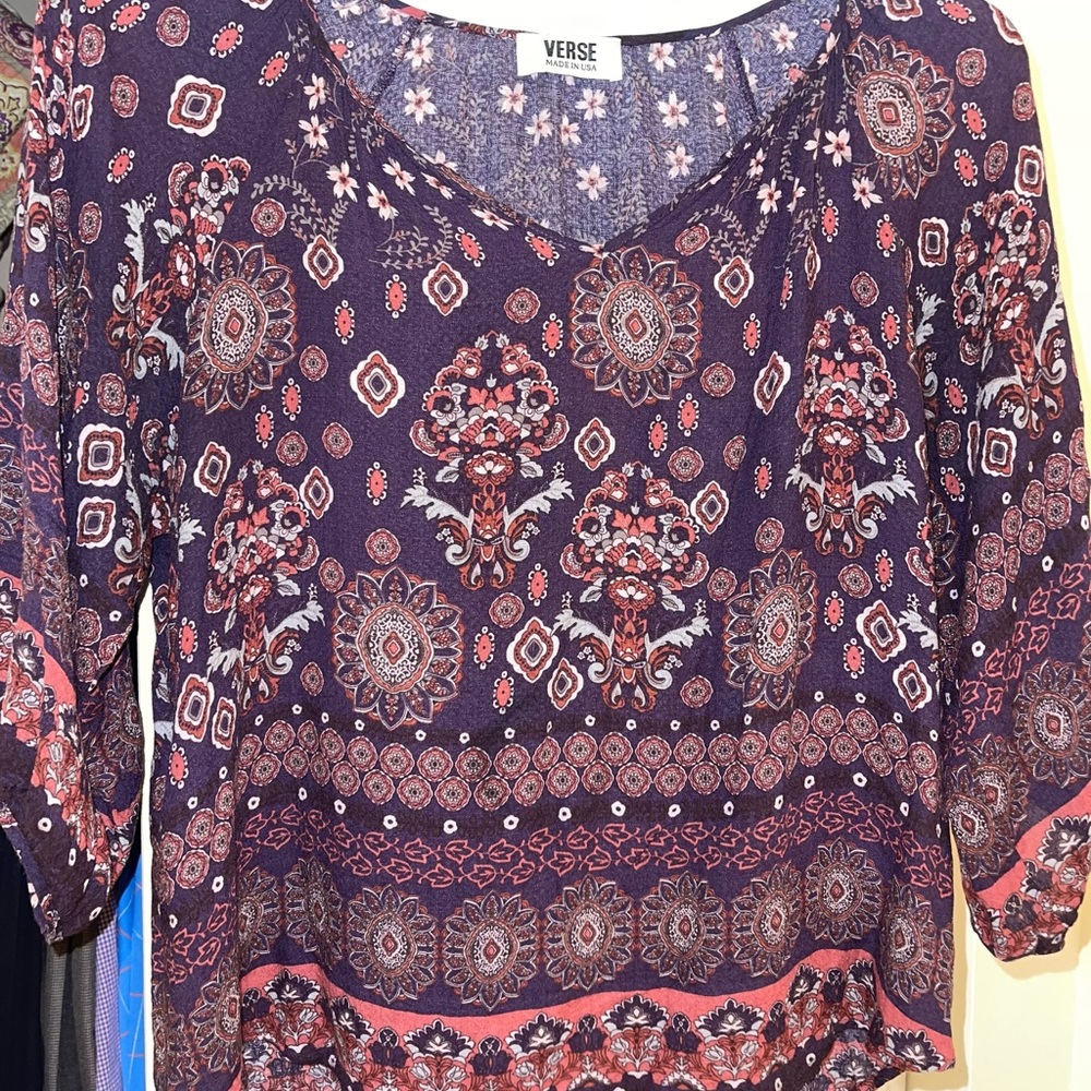Verse 3/4 sleeve woman’s shirt large